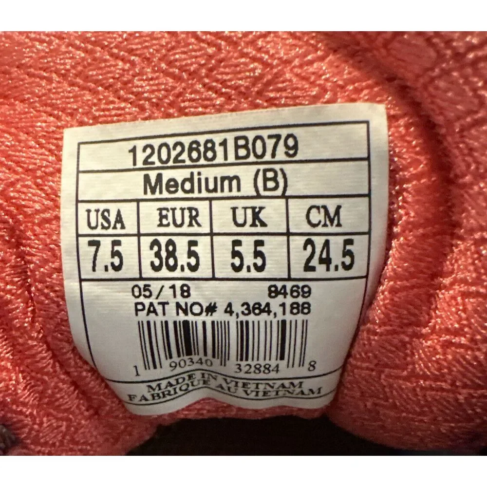 Brooks up sale